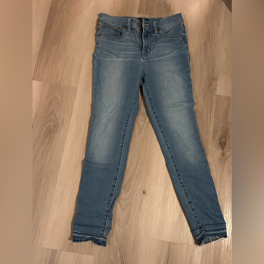 J. Crew Blue Skinny Jeans with Stretch and Tapered Leg - Mid rise